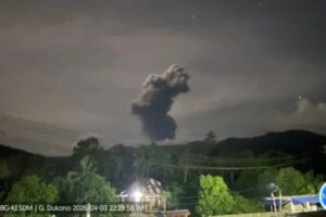 aktivitas-gunung-dokuno