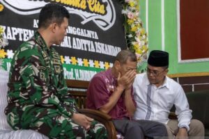 suasana-rumah-duka-alm-kapten-inf-zulmi-aditya-iskandar